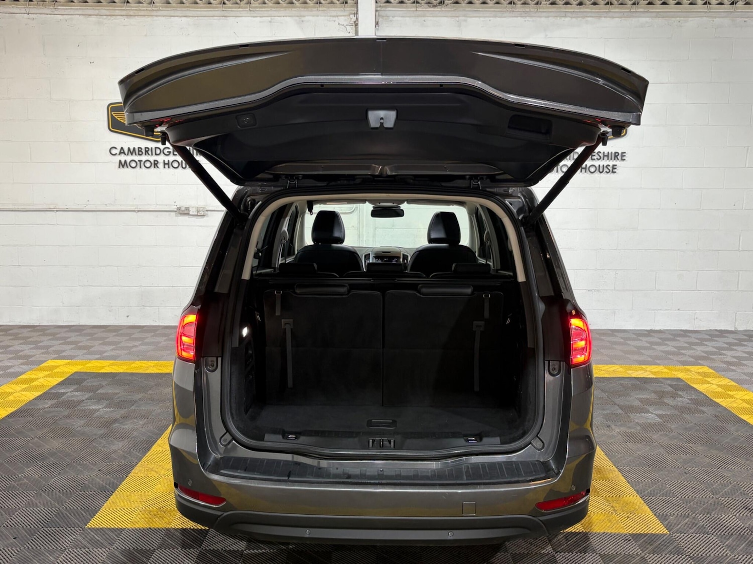 Used Ford Galaxy 2017 for sale - 76608139: Photo 57