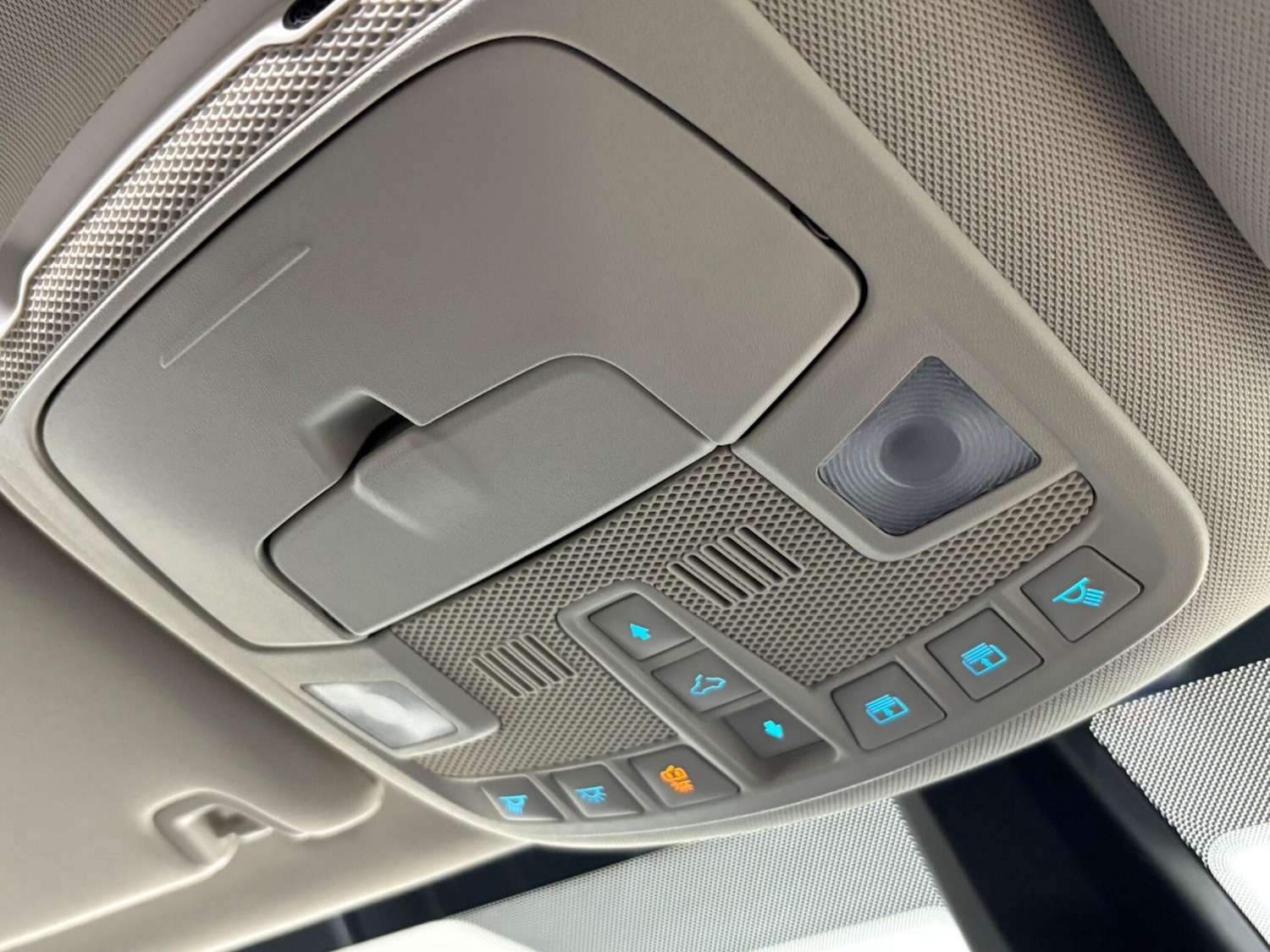 Used Ford Galaxy 2017 for sale - 76608139: Photo 64