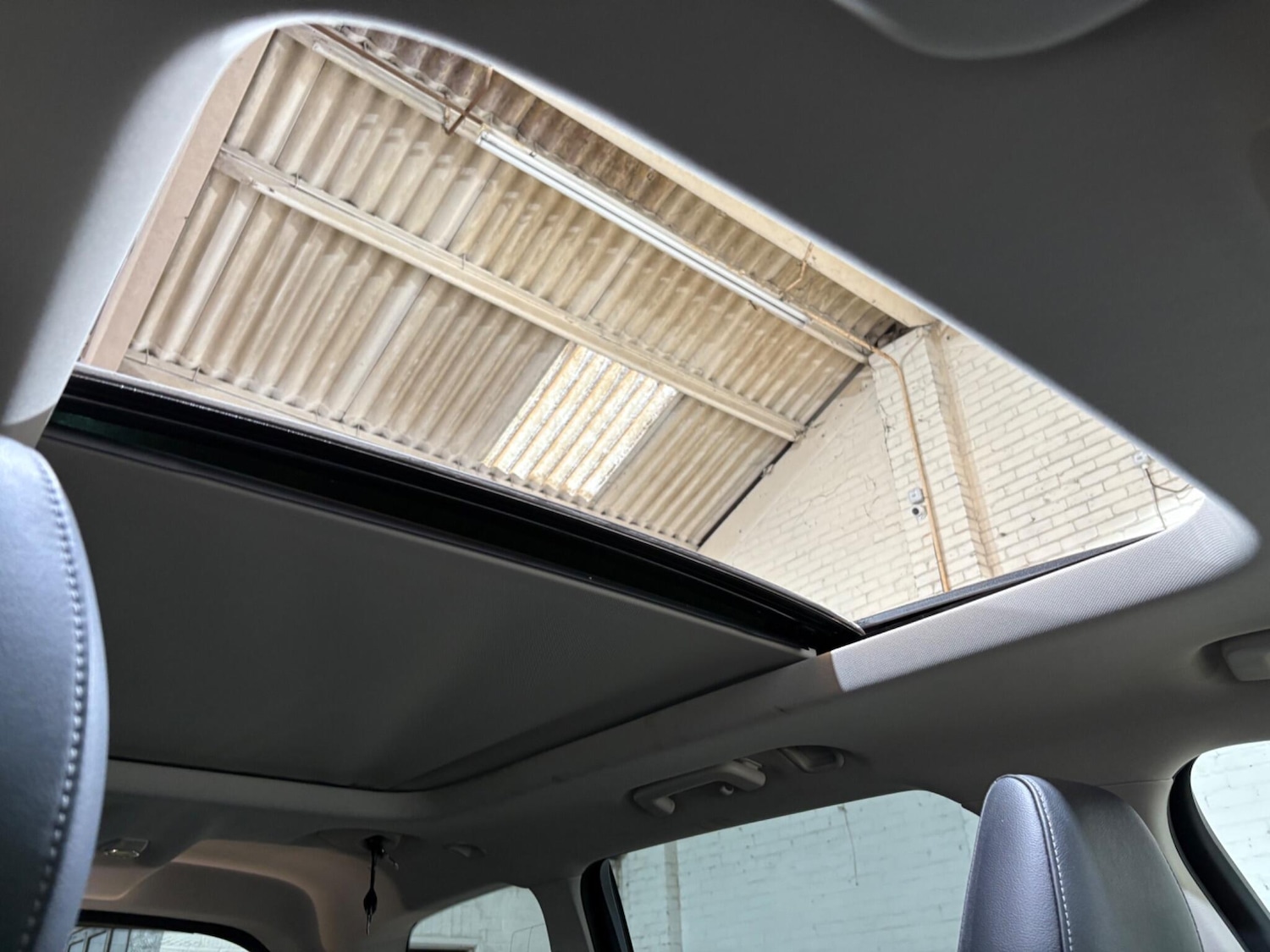 Used Ford Galaxy 2017 for sale - 76608139: Photo 8