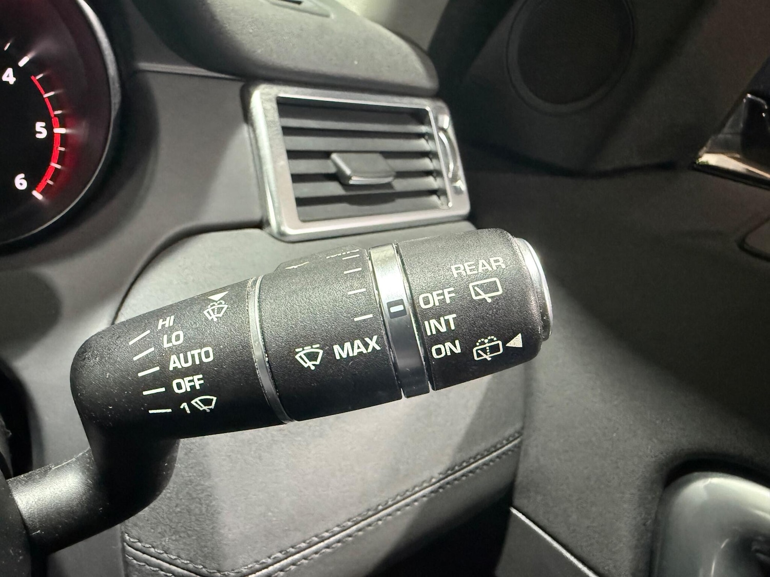 Used Land Rover Discovery Sport 2018 for sale - 77315206: Photo 32