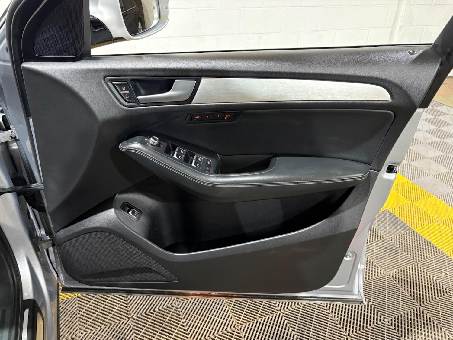 Used Audi SQ5 2015 for sale - 78184790: Photo 51