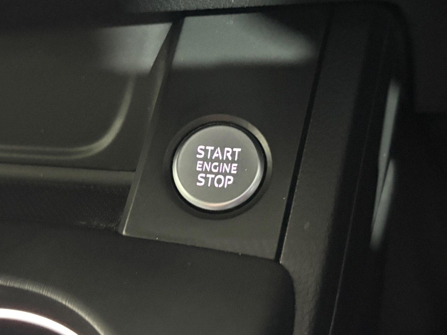 Used Audi A4 2016 for sale - 77040069: Photo 69