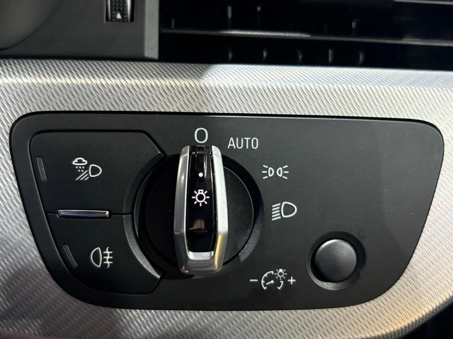 Used Audi A4 2016 for sale - 77040069: Photo 84