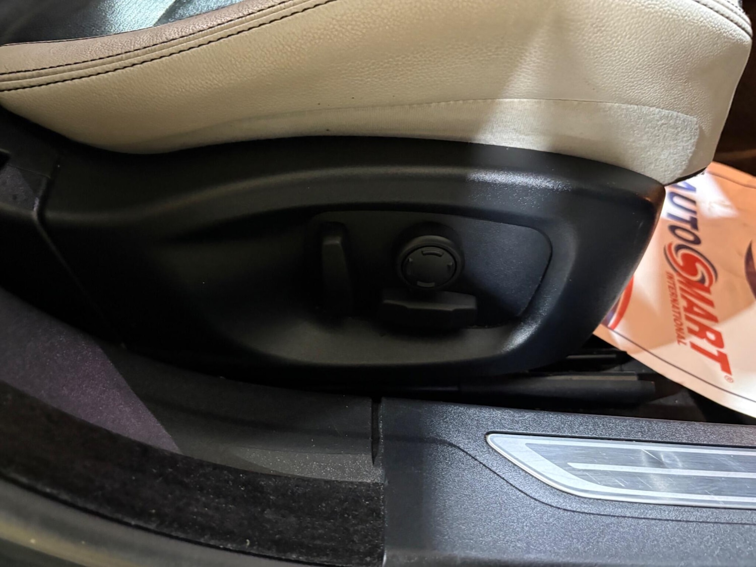 Used Jaguar XF 2017 for sale - 77637546: Photo 37