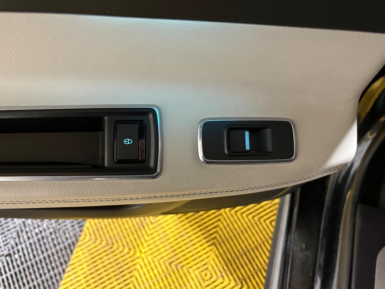 Used Jaguar XF 2017 for sale - 77637546: Photo 63