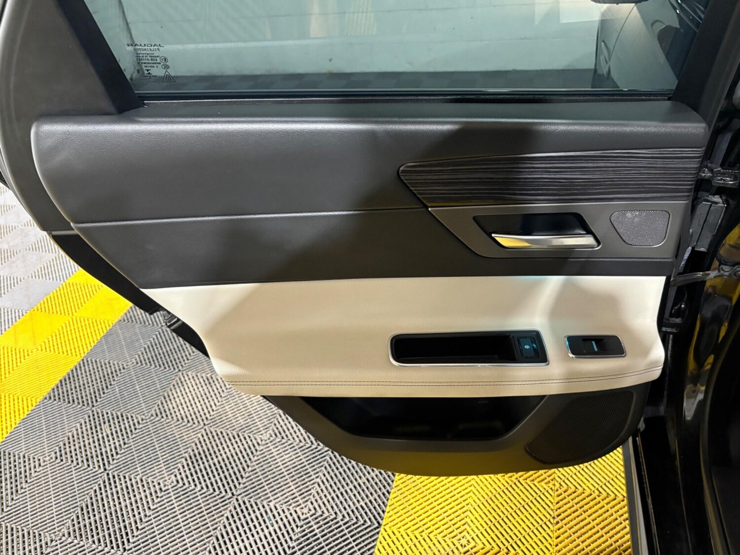 Used Jaguar XF 2017 for sale - 77637546: Photo 65