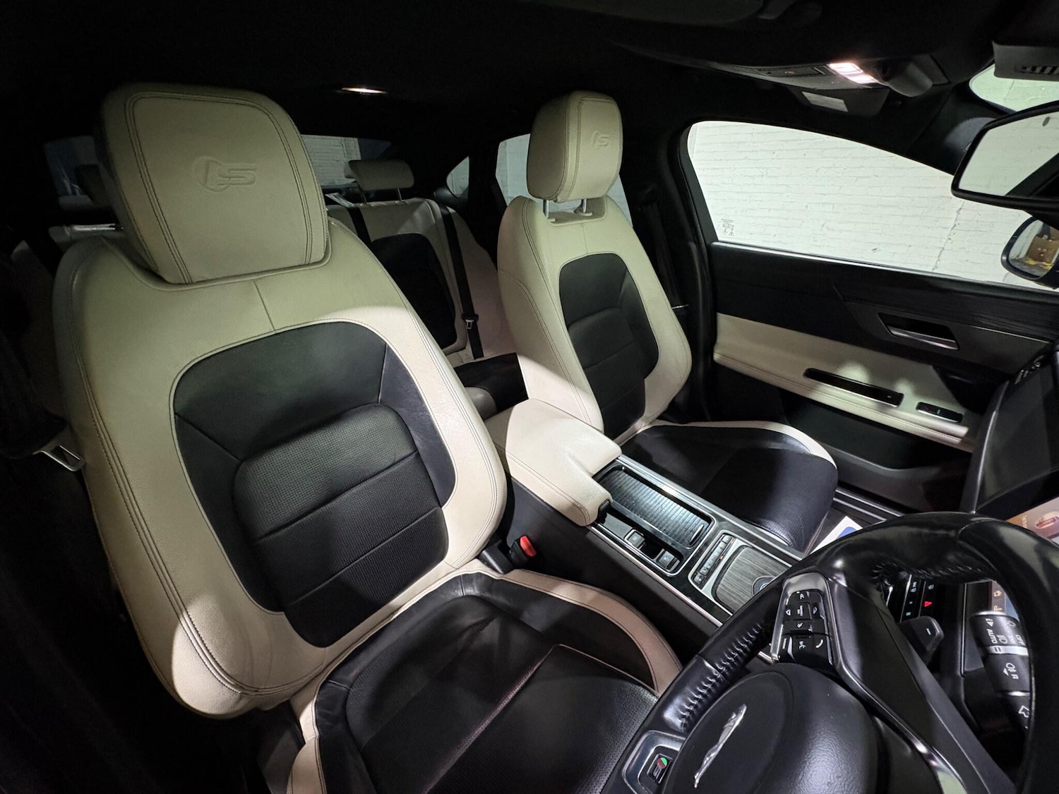 Used Jaguar XF 2017 for sale - 77637546: Photo 8