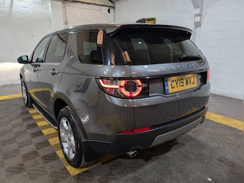 Used Land Rover Discovery Sport 2019 for sale - 79188732: Photo