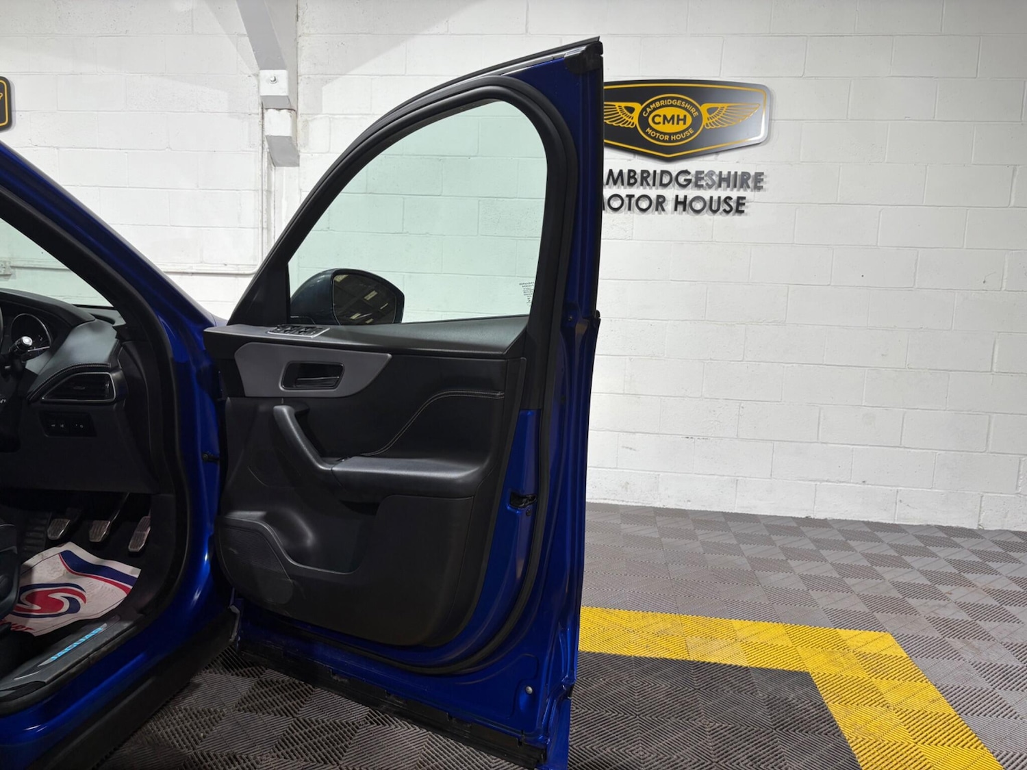 Used Jaguar F-Pace 2017 for sale - 76801476: Photo 37