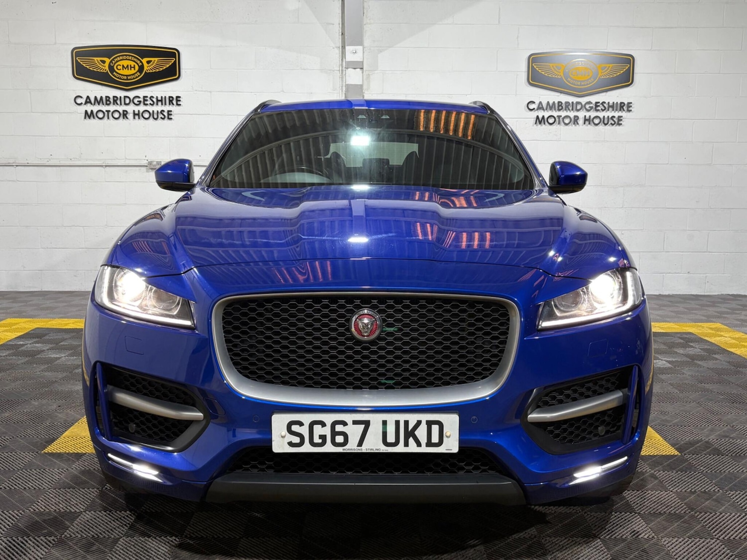 Used Jaguar F-Pace 2017 for sale - 76801476: Photo 4