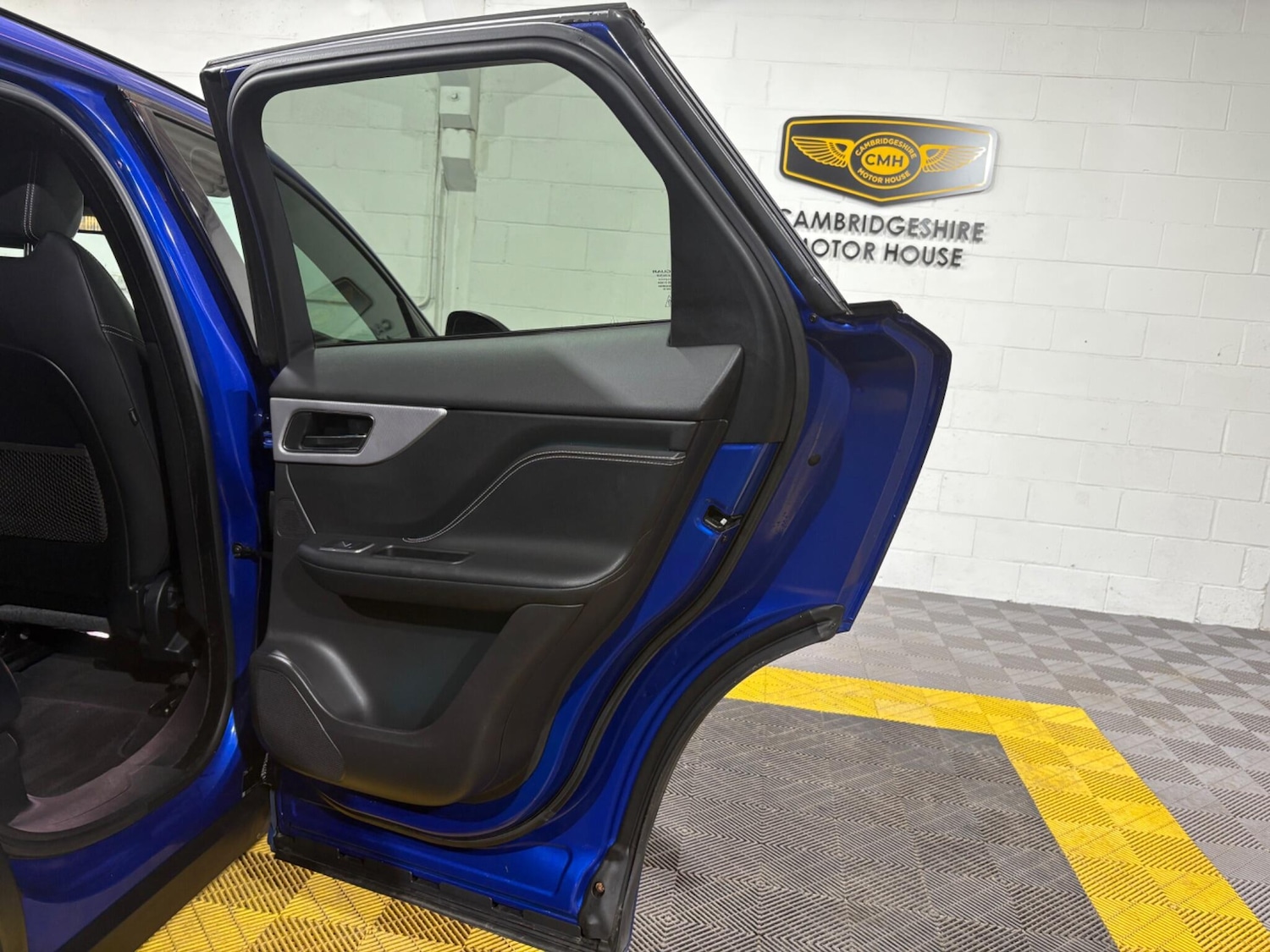 Used Jaguar F-Pace 2017 for sale - 76801476: Photo 42