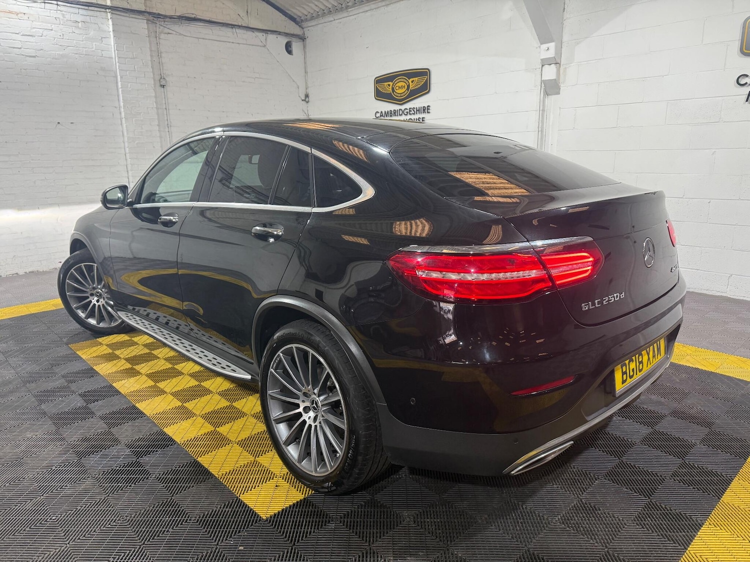 Used Mercedes-Benz GLC 2018 for sale - 76990180: Photo 2