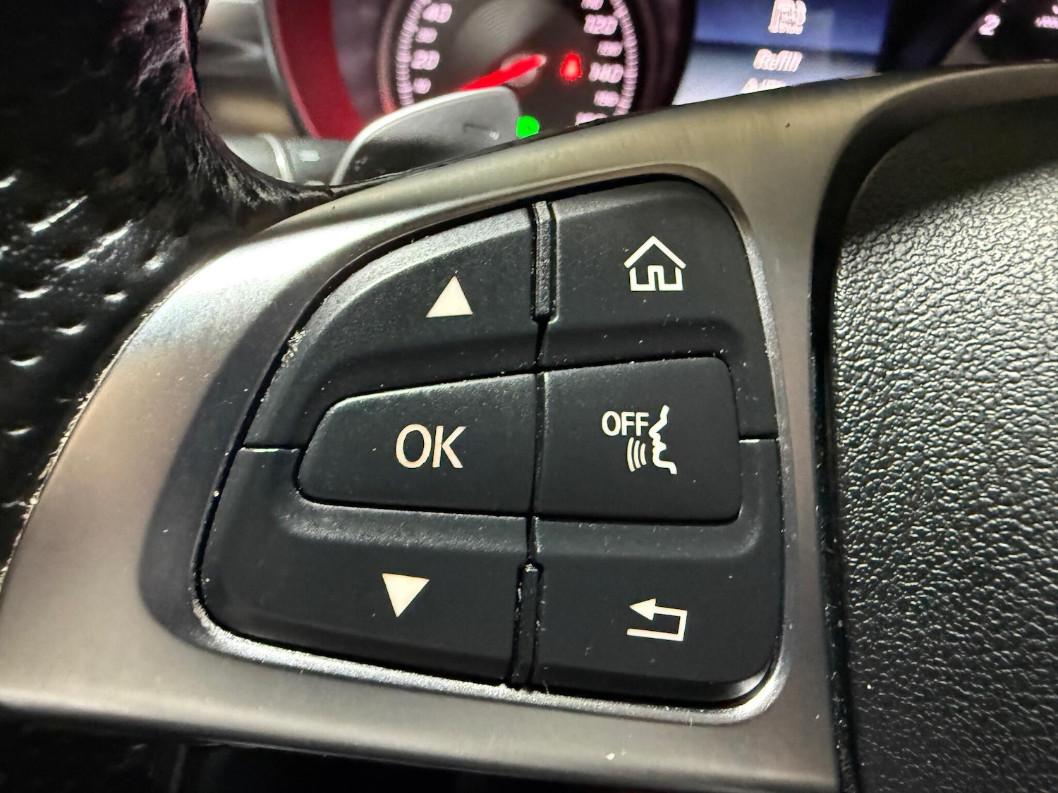 Used Mercedes-Benz GLC 2018 for sale - 76990180: Photo 31