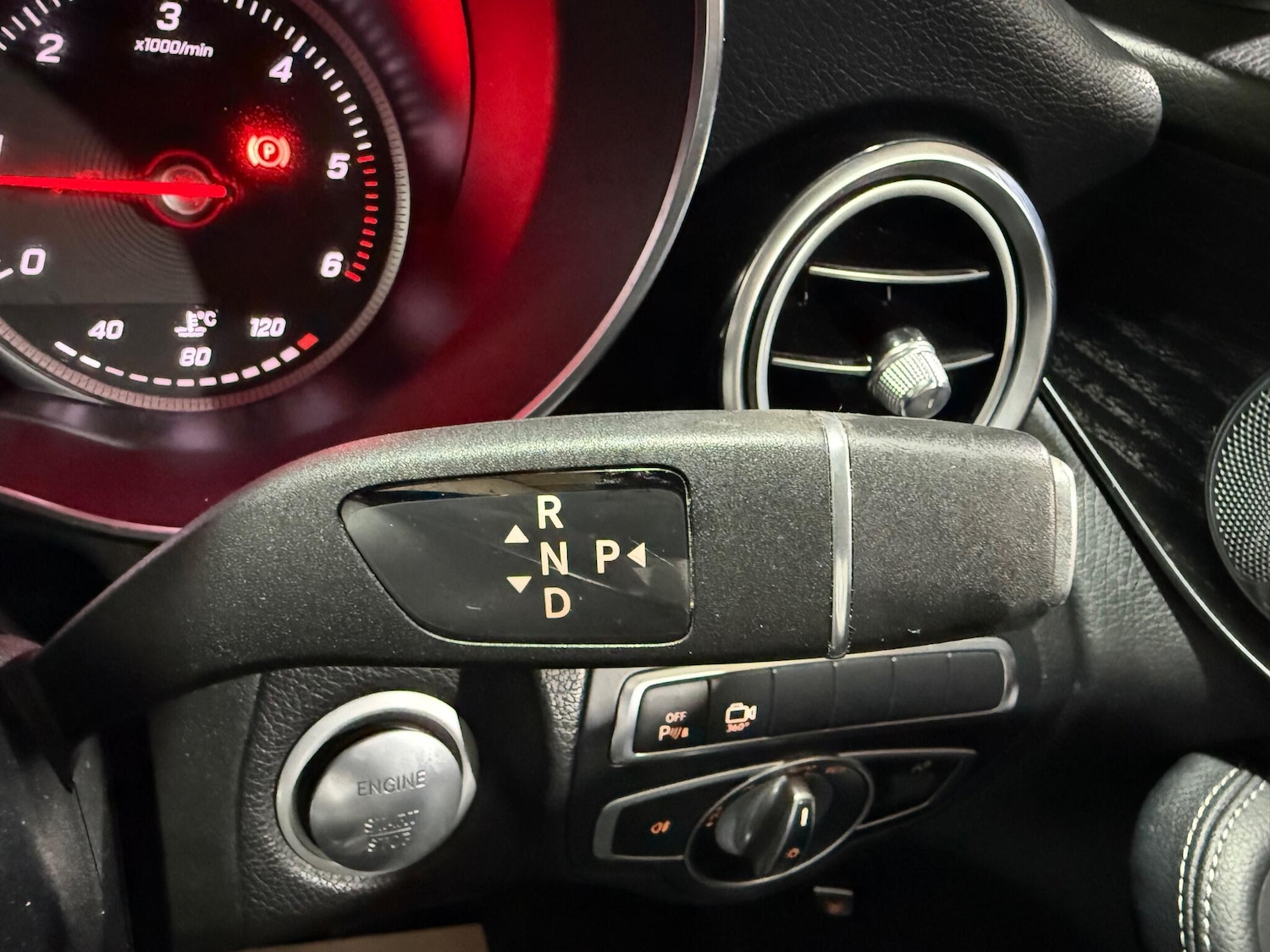 Used Mercedes-Benz GLC 2018 for sale - 76990180: Photo 33