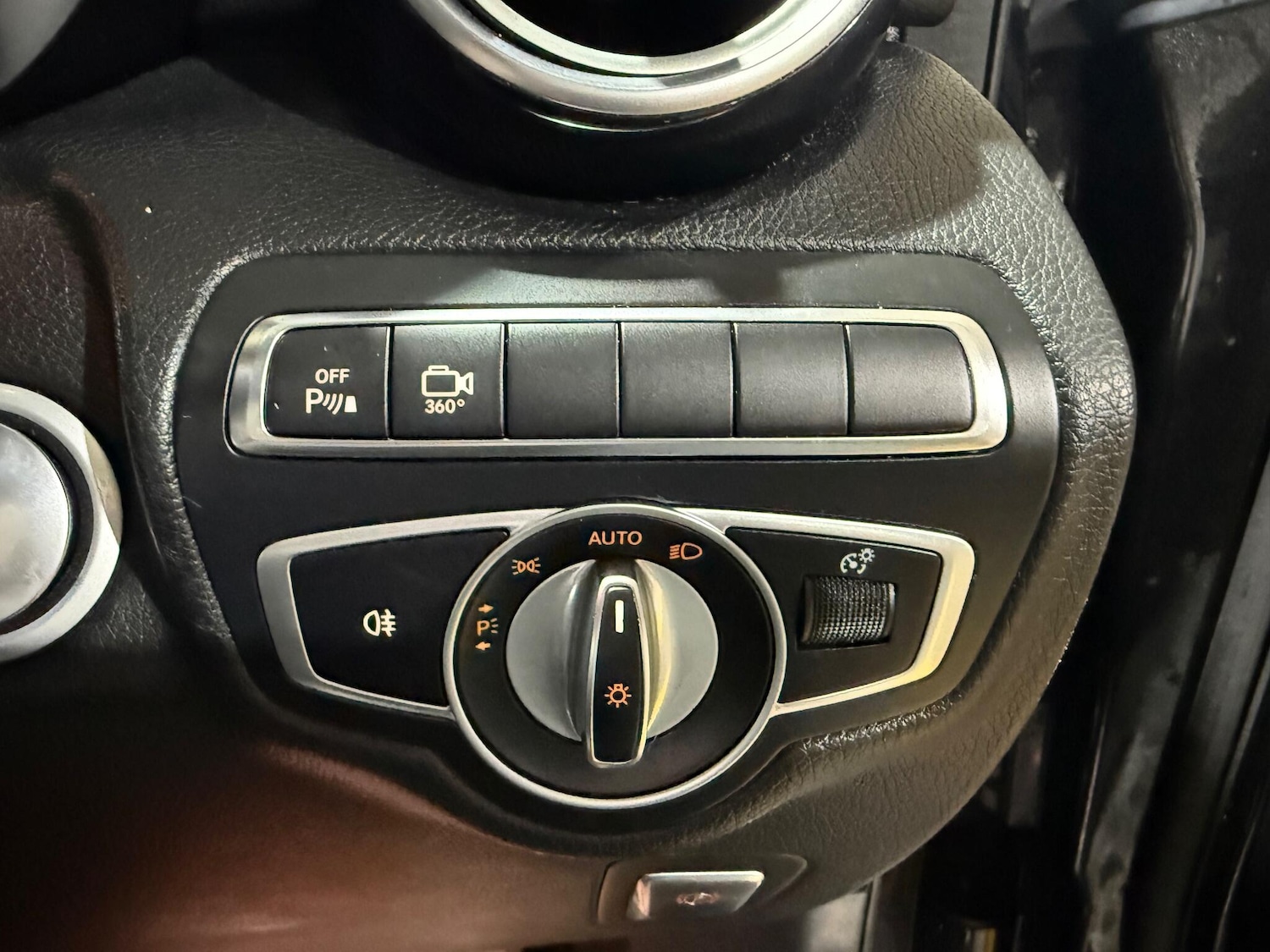 Used Mercedes-Benz GLC 2018 for sale - 76990180: Photo 36