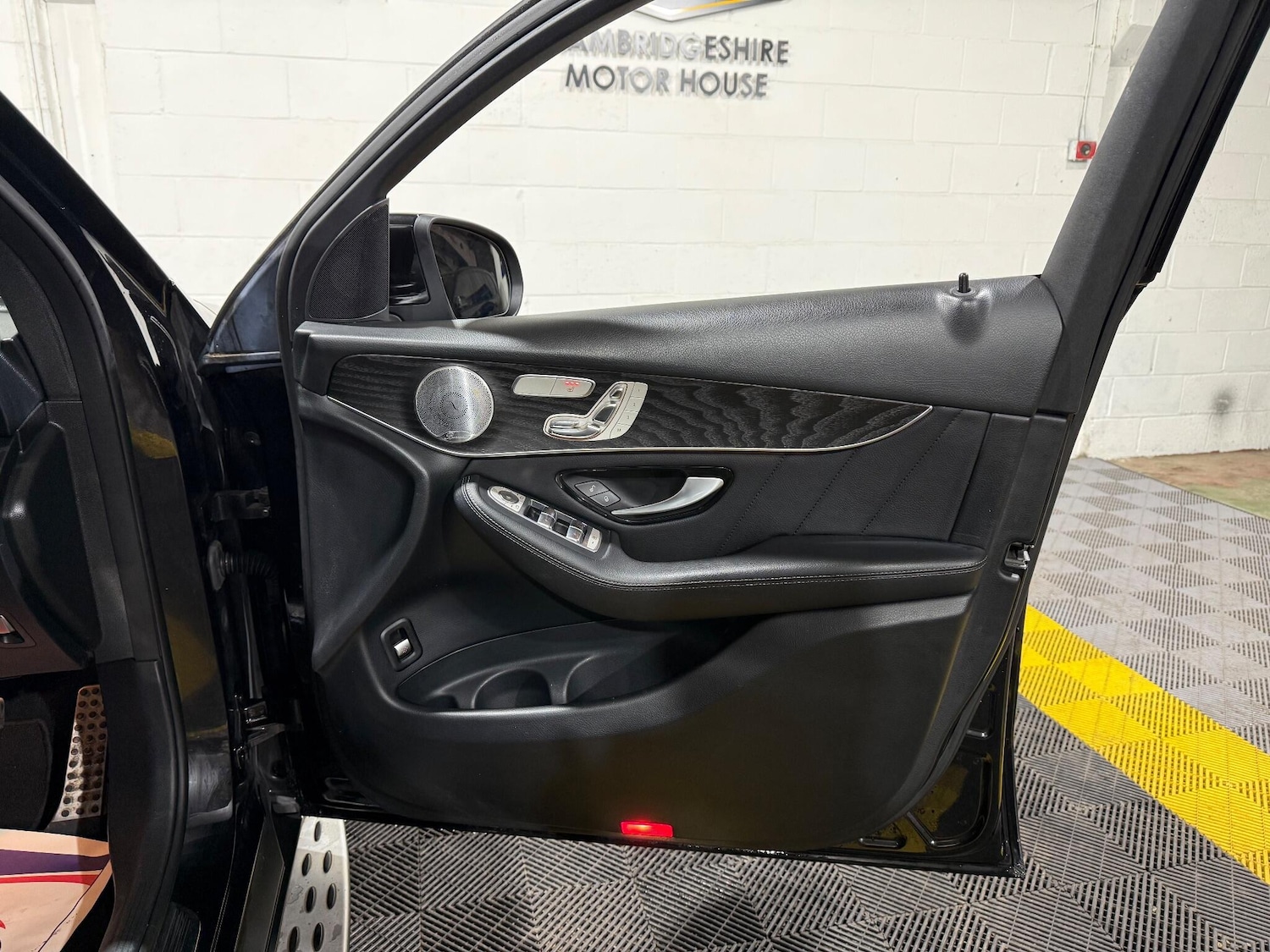 Used Mercedes-Benz GLC 2018 for sale - 76990180: Photo 41