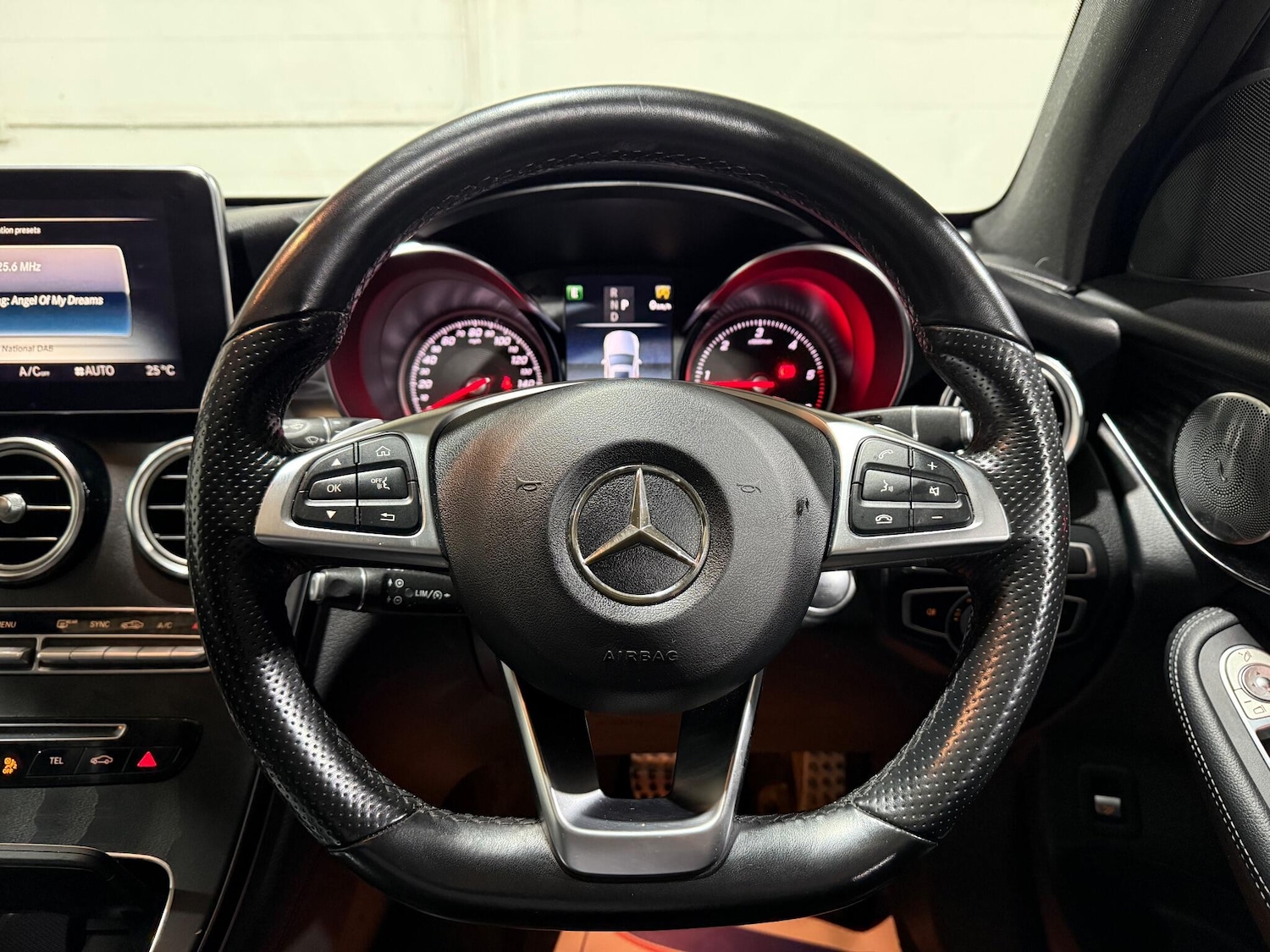 Used Mercedes-Benz GLC 2018 for sale - 76990180: Photo 45