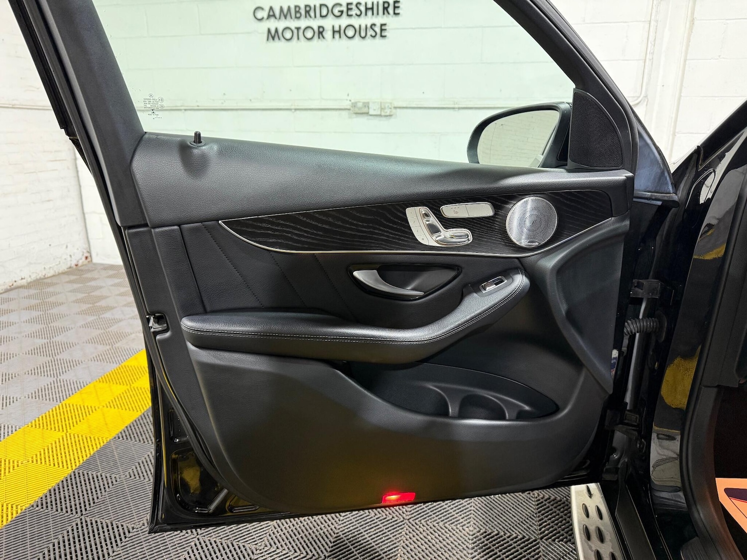 Used Mercedes-Benz GLC 2018 for sale - 76990180: Photo 65