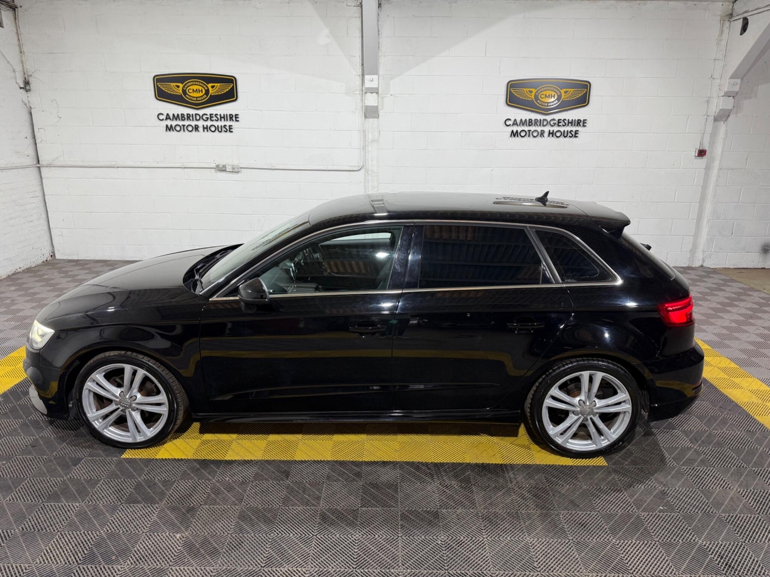 Used Audi A3 2017 for sale - 75669636: Photo 11