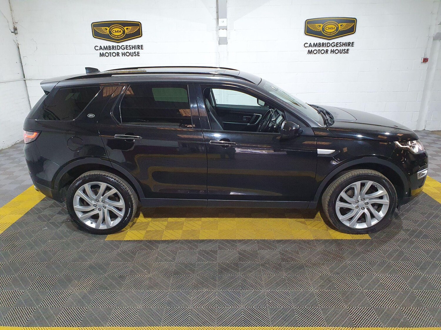 Used Land Rover Discovery Sport 2017 for sale - 76179647: Photo 27