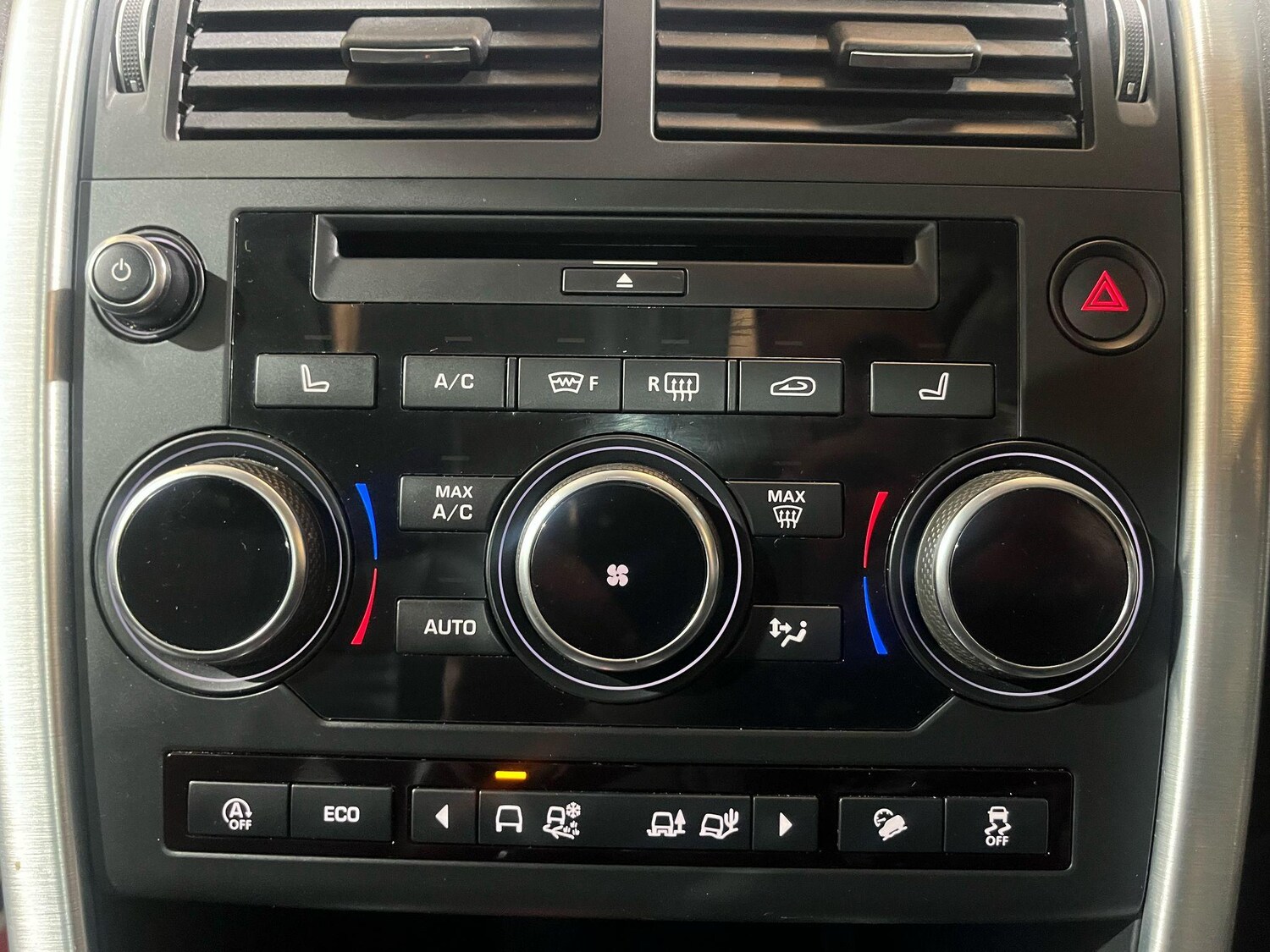 Used Land Rover Discovery Sport 2017 for sale - 76179647: Photo 28