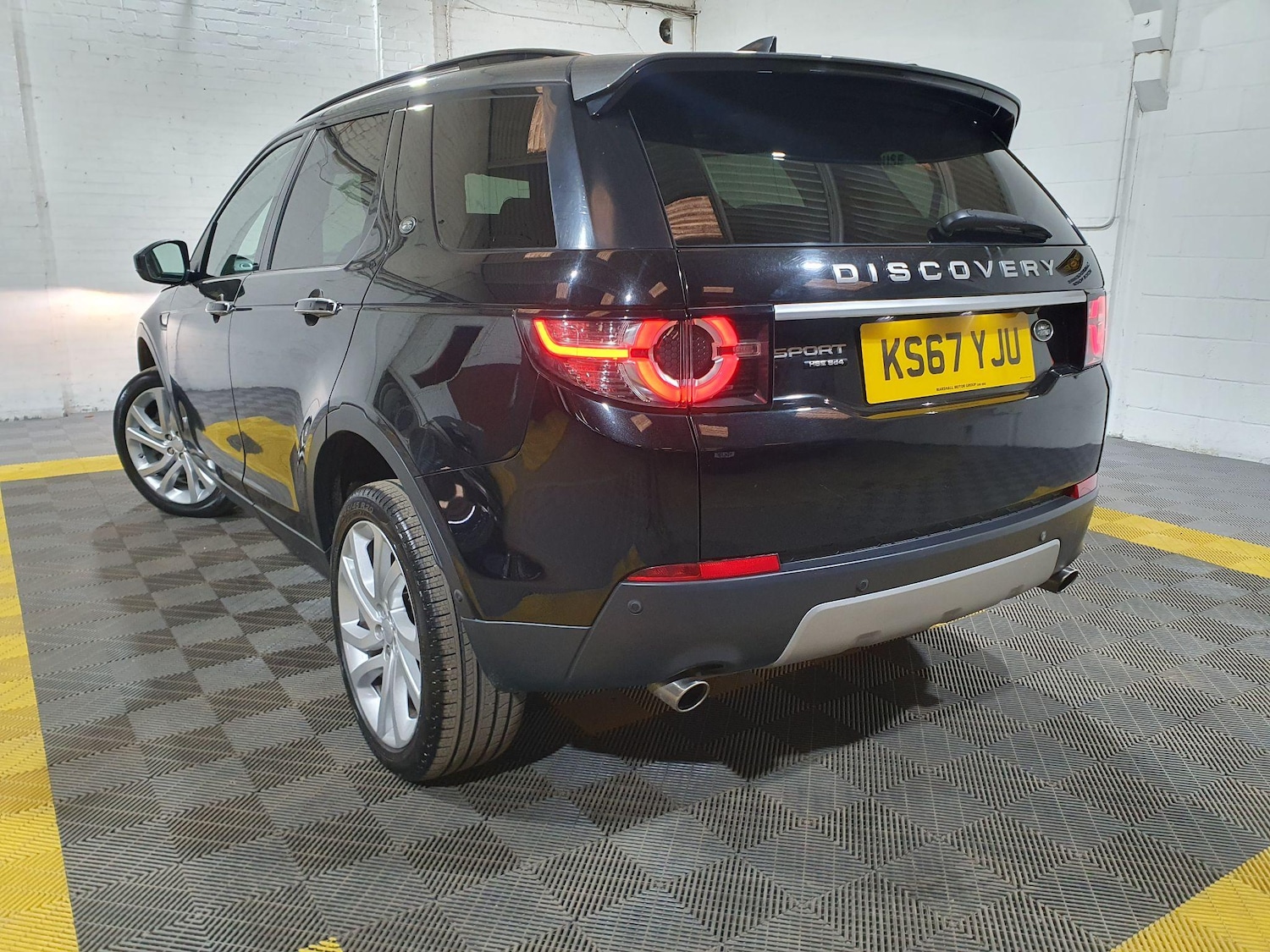 Used Land Rover Discovery Sport 2017 for sale - 76179647: Photo 3