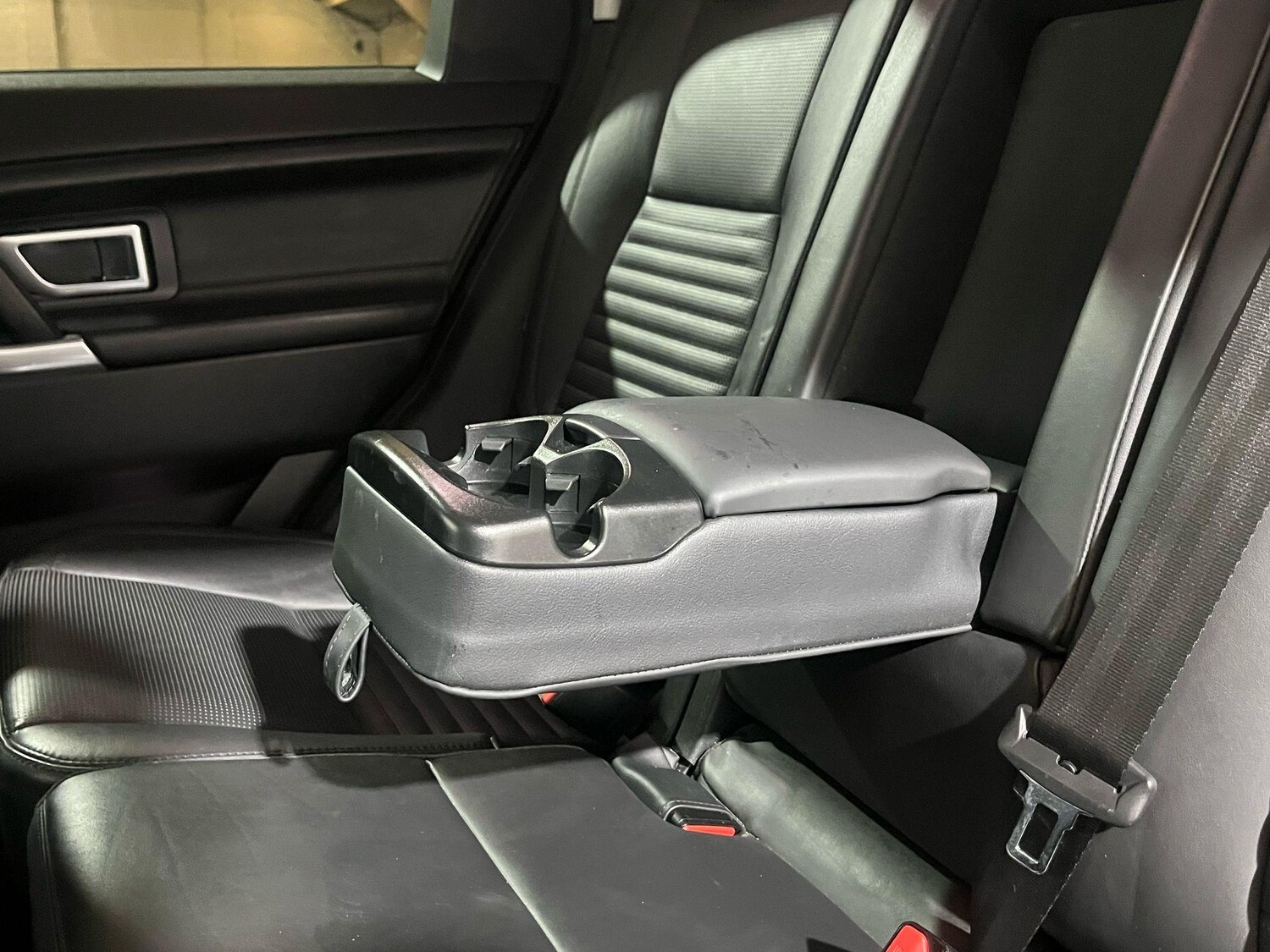 Used Land Rover Discovery Sport 2017 for sale - 76179647: Photo 36