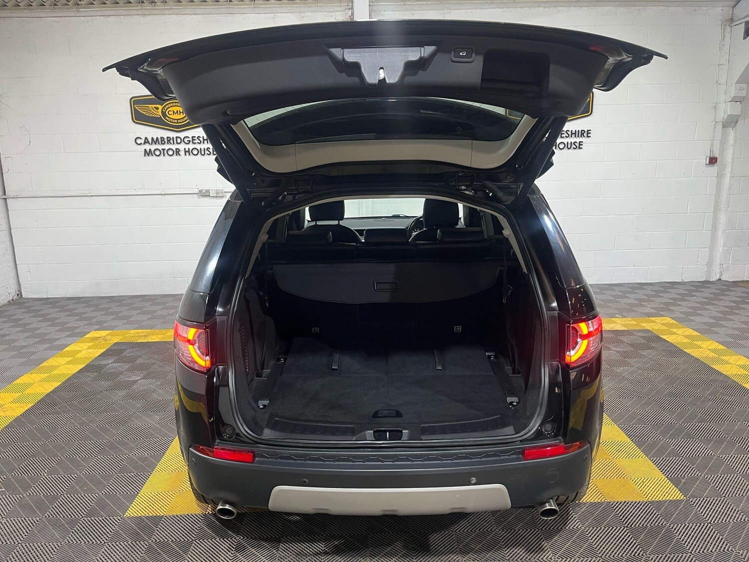 Used Land Rover Discovery Sport 2017 for sale - 76179647: Photo 97