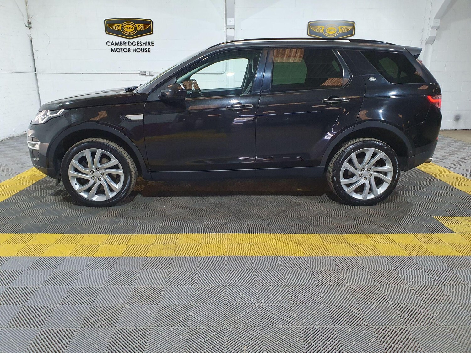 Used Land Rover Discovery Sport 2017 for sale - 76179647: Photo 98