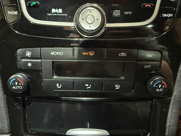 Used Ford S-Max 2011 for sale - 75682136: Photo 21