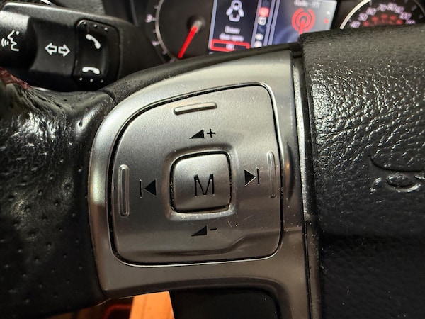 Used Ford S-Max 2011 for sale - 75682136: Photo 26