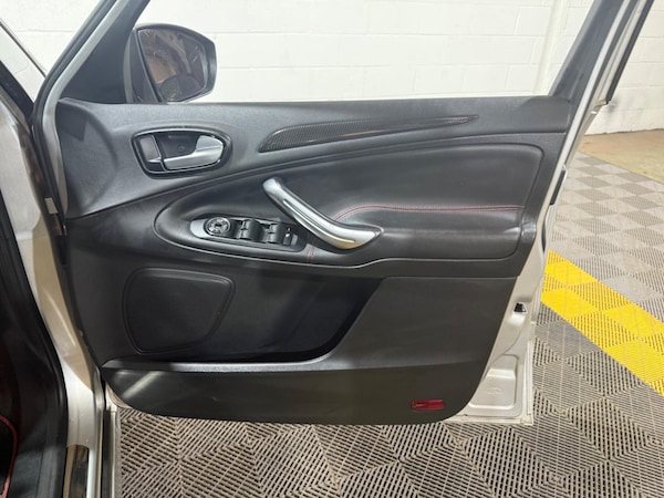 Used Ford S-Max 2011 for sale - 75682136: Photo 34