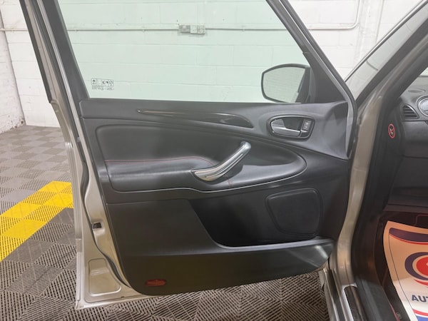Used Ford S-Max 2011 for sale - 75682136: Photo 57