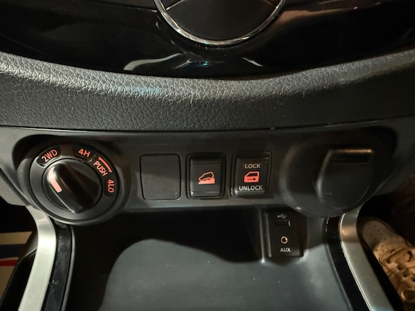 Used Nissan Navara 2017 for sale - 74335945: Photo 18