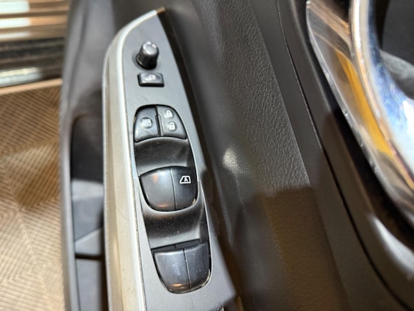 Used Nissan Navara 2017 for sale - 74335945: Photo 38