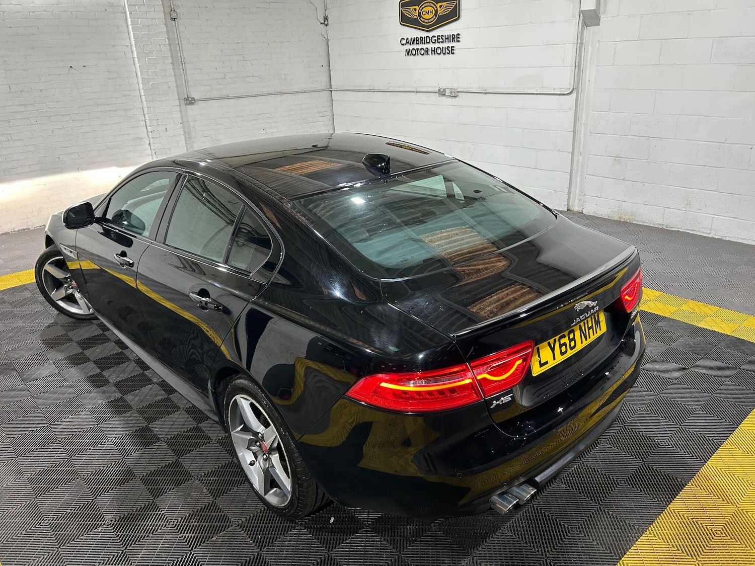 Used Jaguar XE 2019 for sale - 76996892: Photo 11