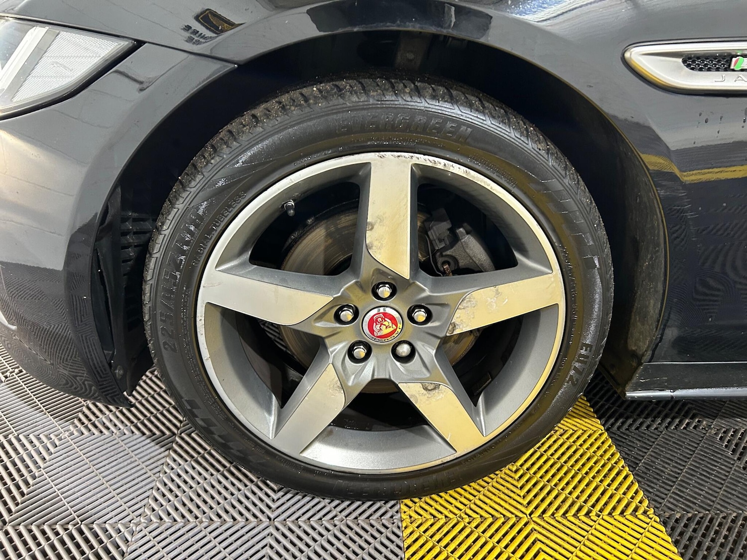 Used Jaguar XE 2019 for sale - 76996892: Photo 19