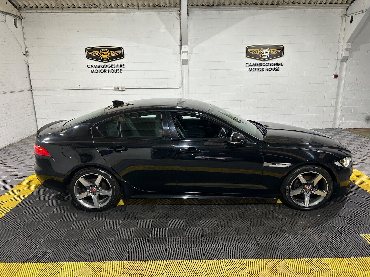 Used Jaguar XE 2019 for sale - 76996892: Photo 23