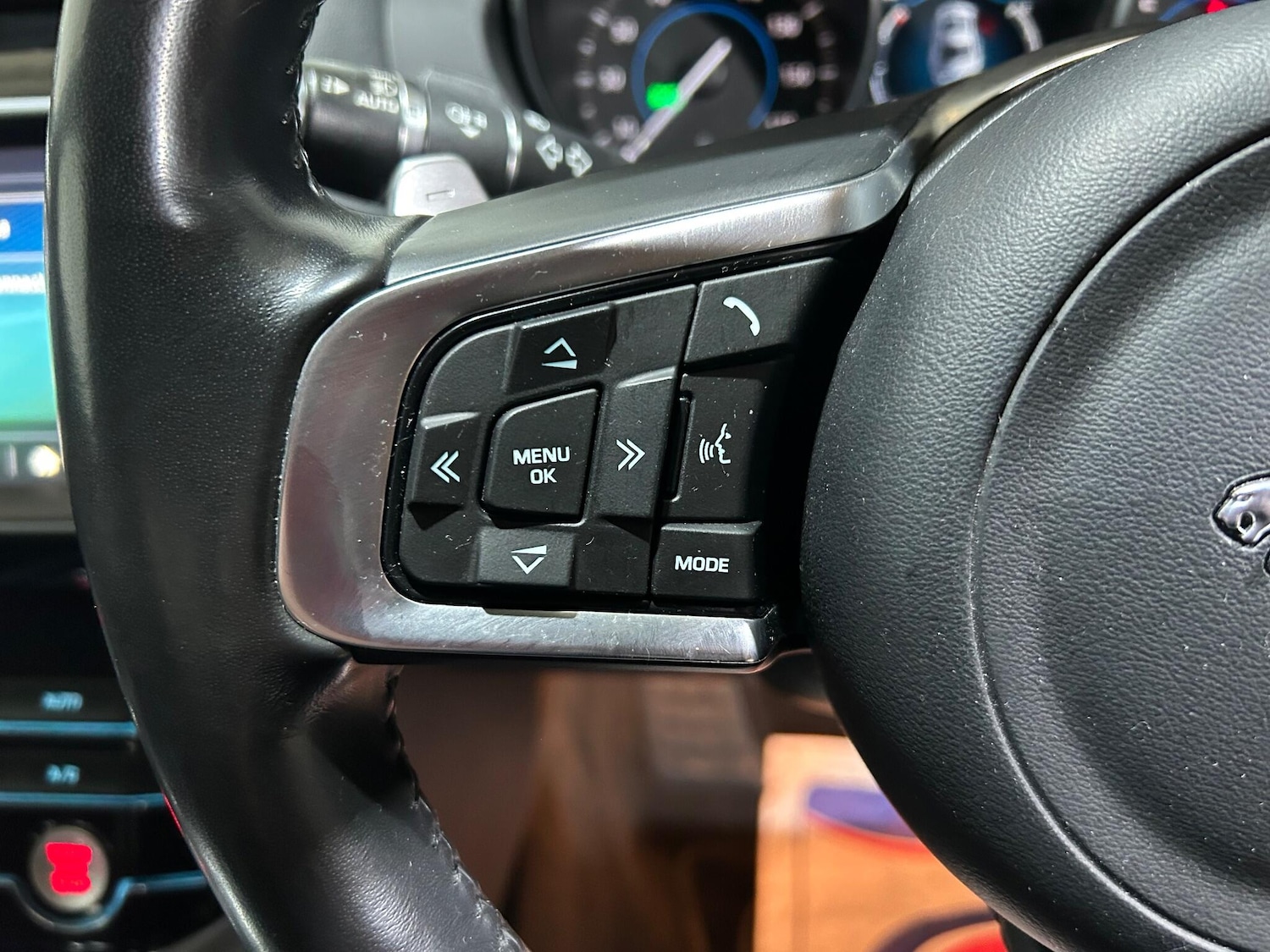 Used Jaguar XE 2019 for sale - 76996892: Photo 33