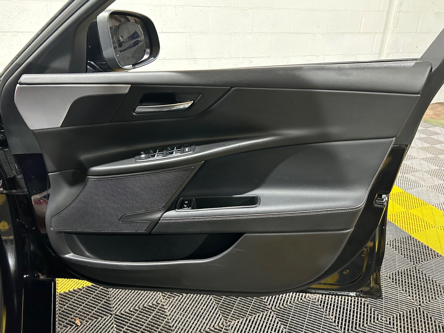 Used Jaguar XE 2019 for sale - 76996892: Photo 39