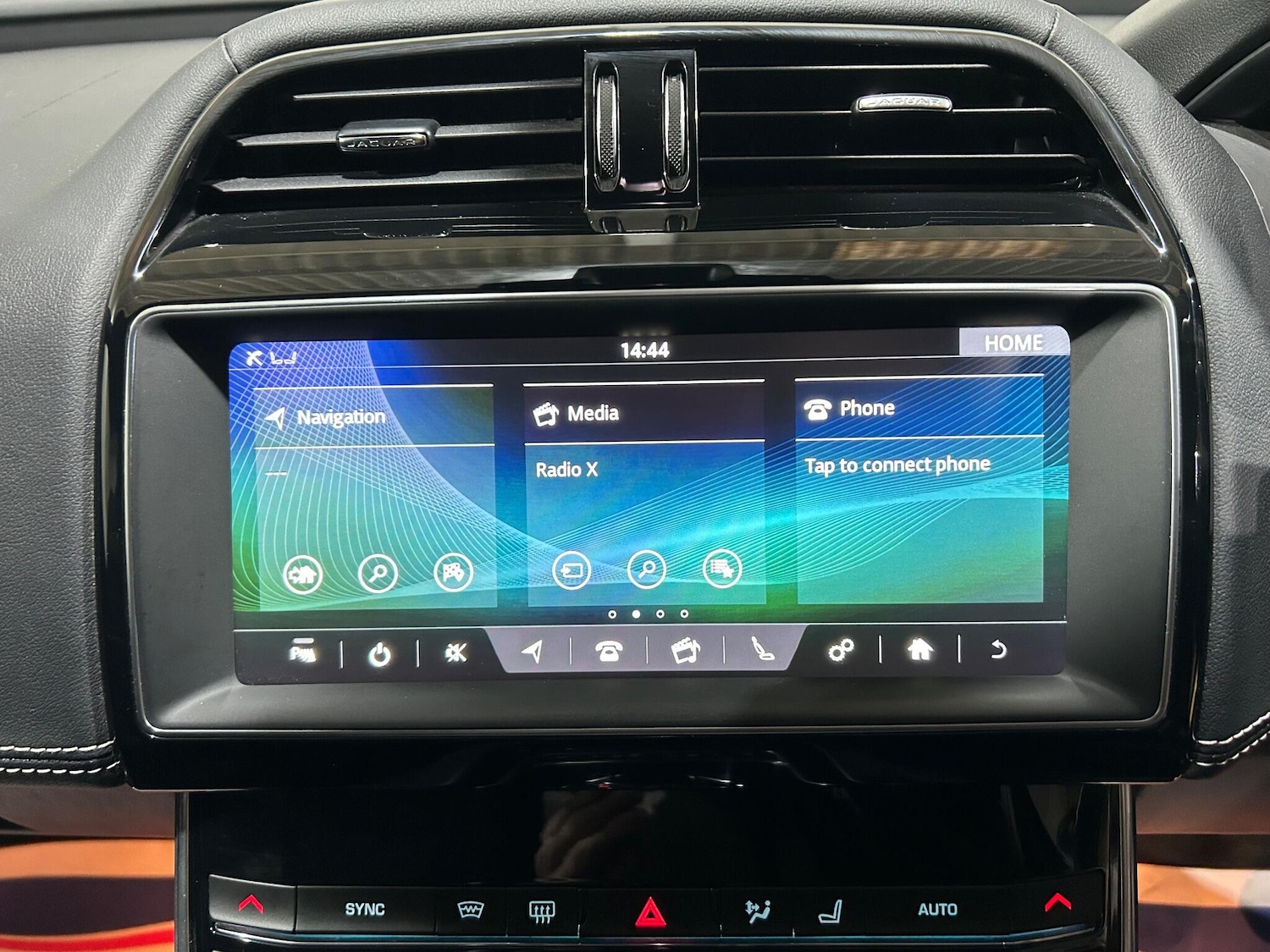 Used Jaguar XE 2019 for sale - 76996892: Photo 46