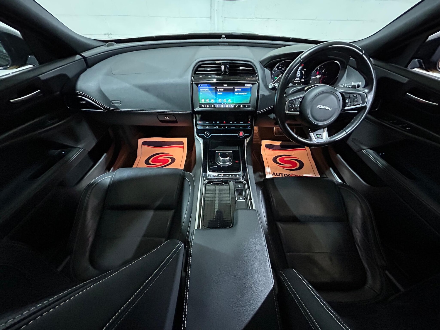 Used Jaguar XE 2019 for sale - 76996892: Photo 9