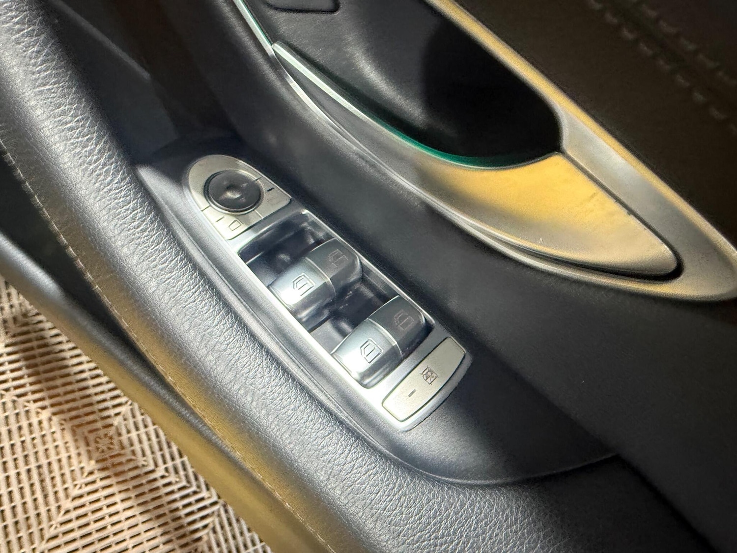 Used Mercedes-Benz E Class 2017 for sale - 76886217: Photo 39