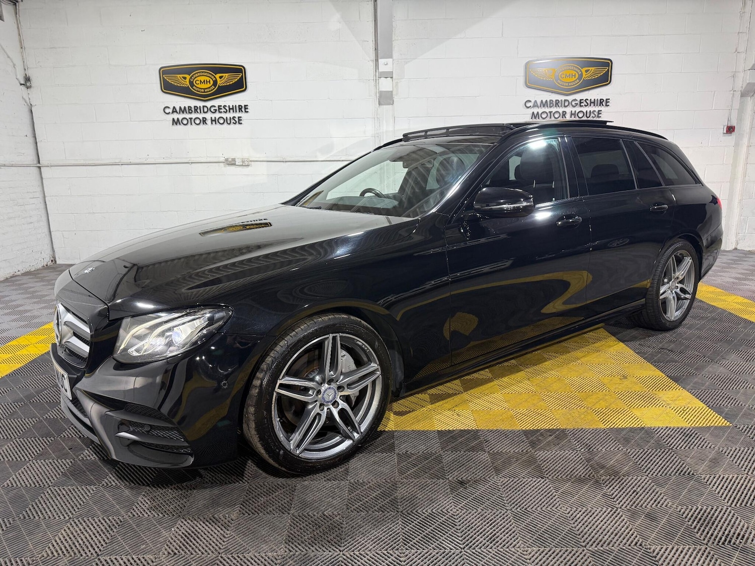 Used Mercedes-Benz E Class 2017 for sale - 76886217: Photo 4