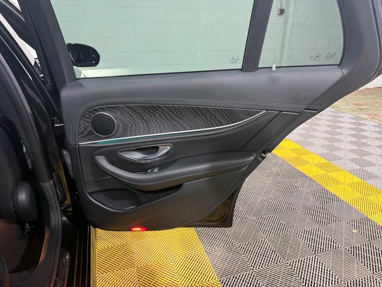 Used Mercedes-Benz E Class 2017 for sale - 76886217: Photo 46