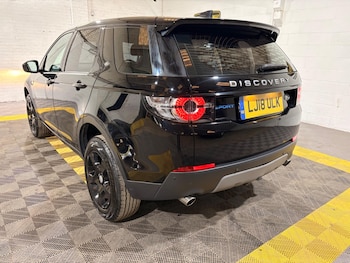 Used Land Rover Discovery Sport 2018 for sale - 78855320: Photo