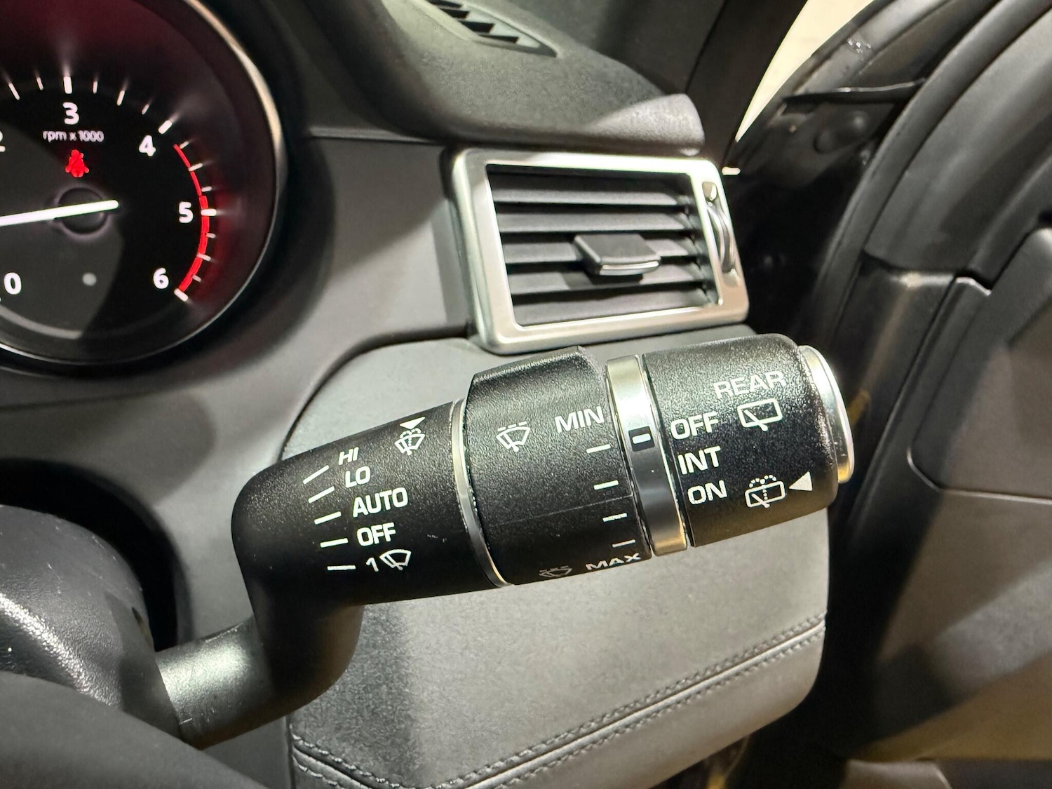 Used Land Rover Discovery Sport for sale - 76995461: Photo 31