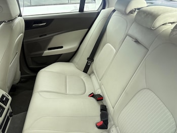 Used Jaguar XE 2015 for sale - 76060441: Photo 2