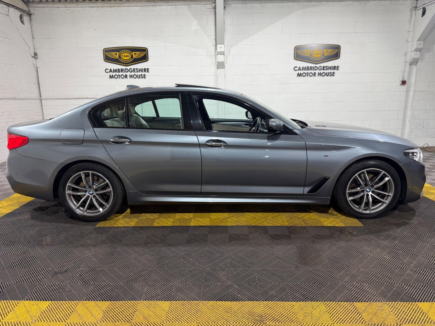 Used BMW 5 Series 2017 for sale - 77395779: Photo 38