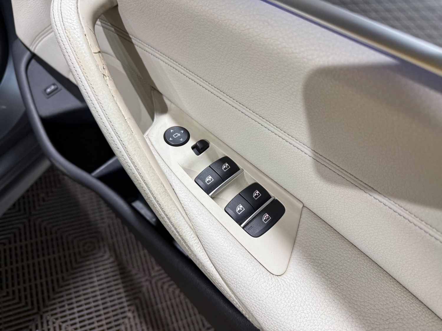 Used BMW 5 Series 2017 for sale - 77395779: Photo 46